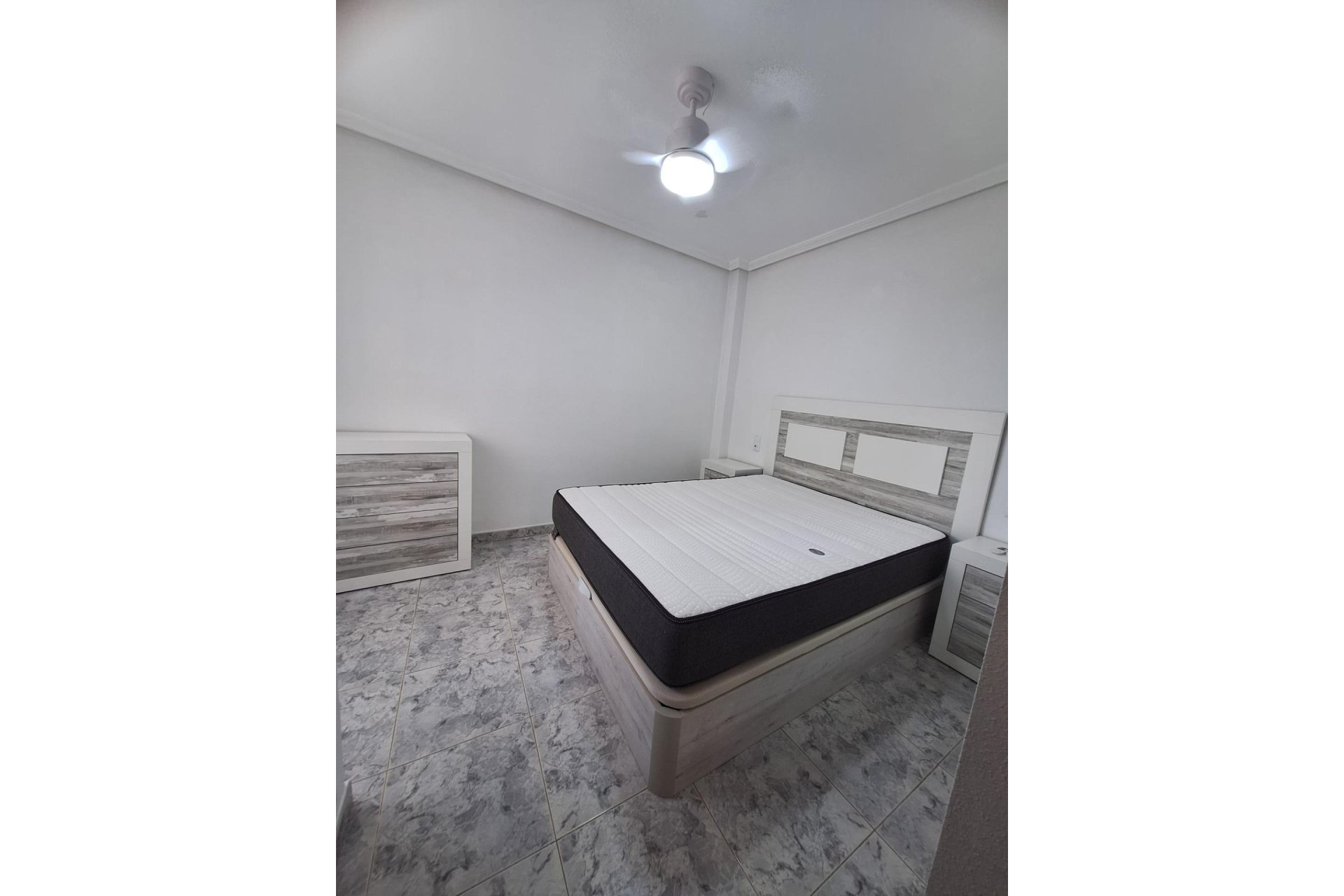 Wiederverkauf - Wohnung -
Torrevieja - Nueva Torrevieja