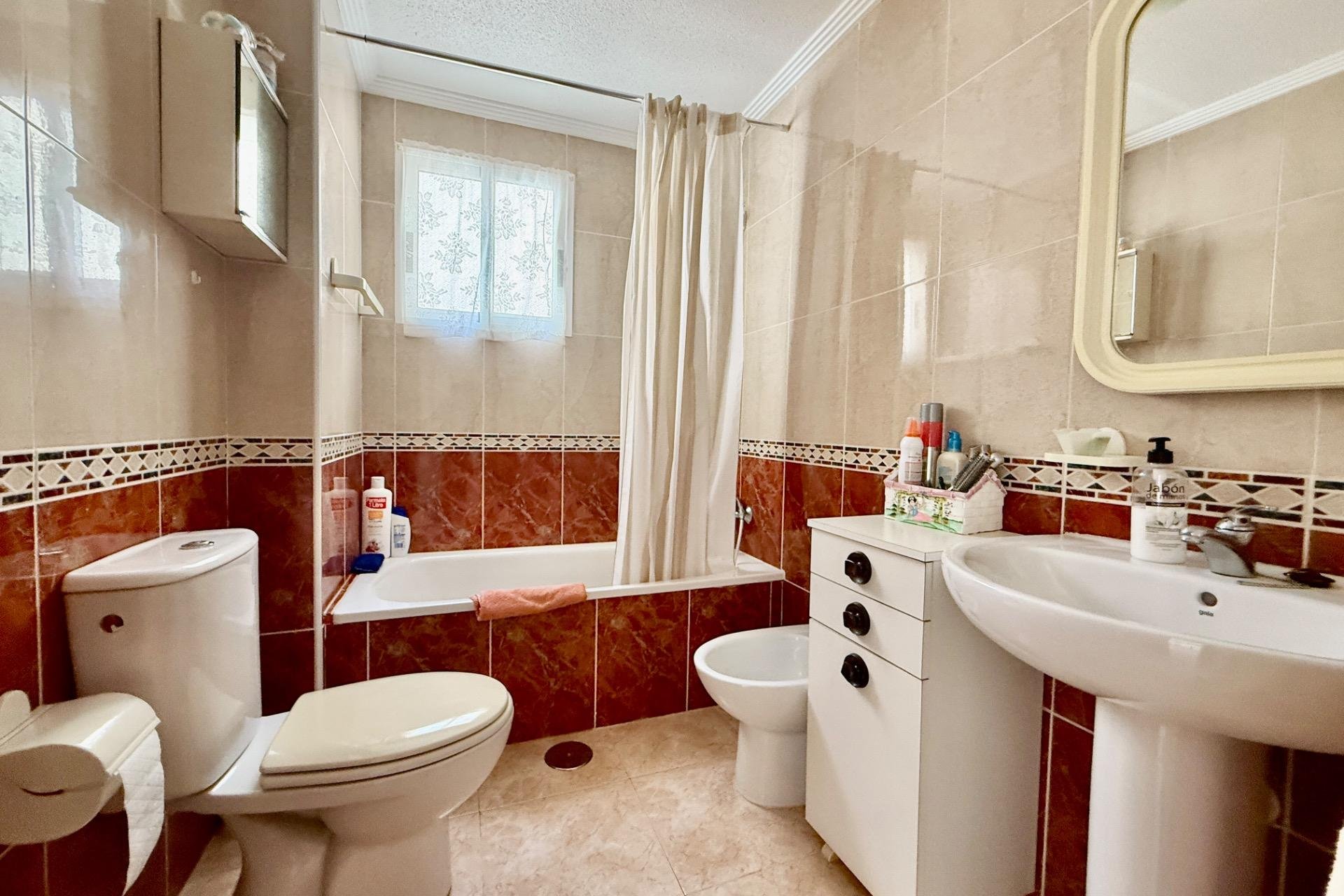 Wiederverkauf - Wohnung -
Torrevieja - PARQUE DE LAS NACIONES