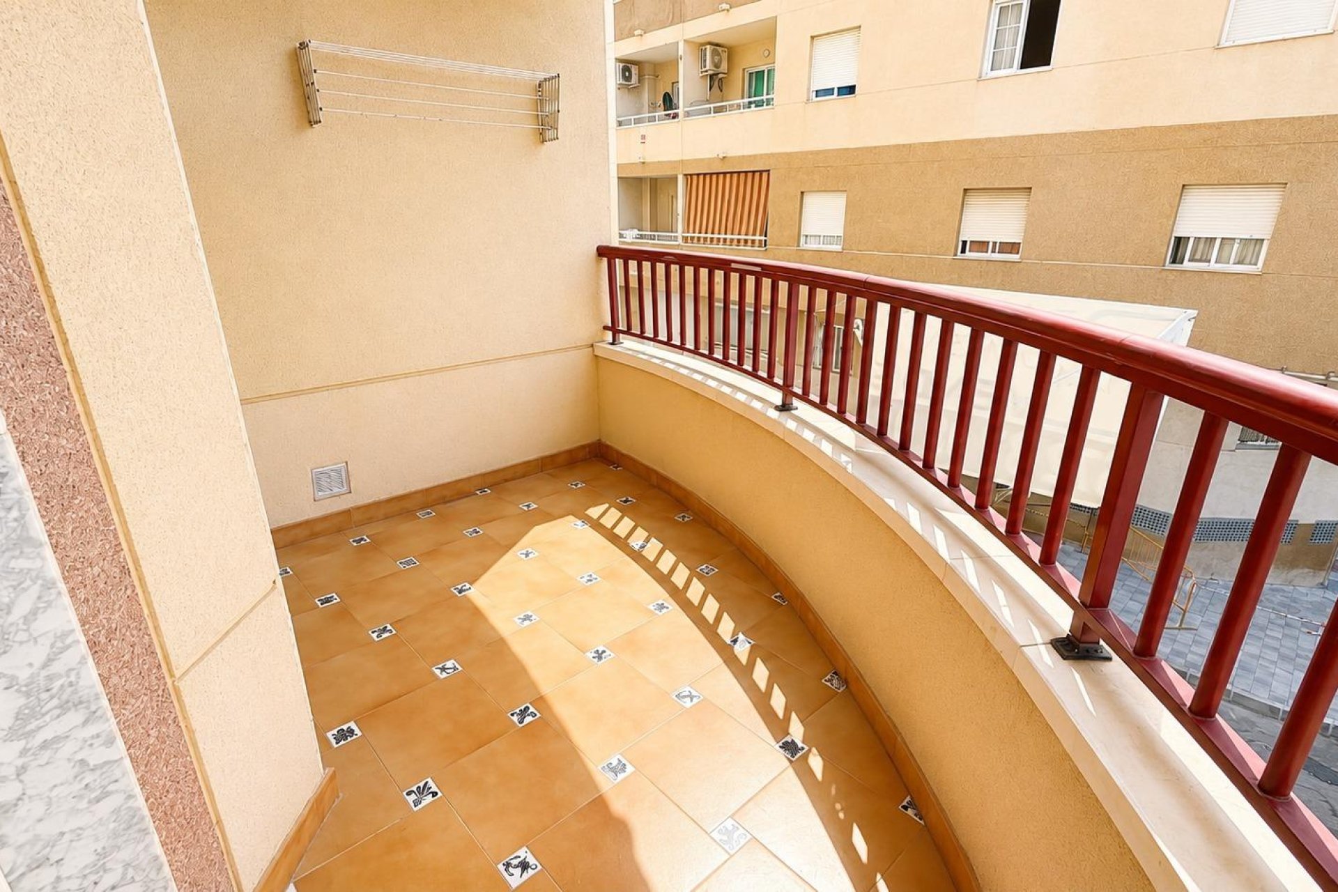 Wiederverkauf - Wohnung -
Torrevieja - PARQUE DE LAS NACIONES