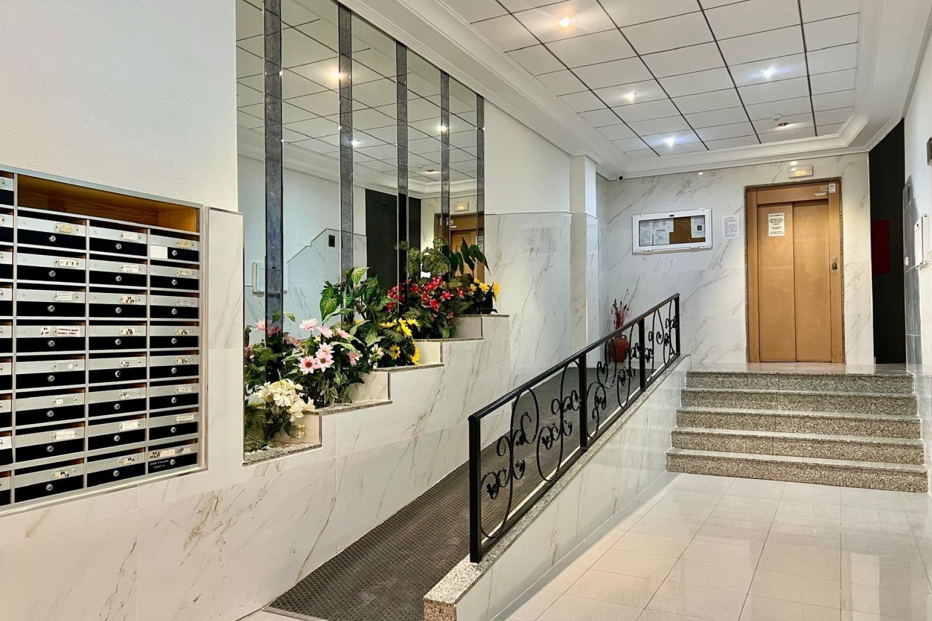 Wiederverkauf - Wohnung -
Torrevieja - PARQUE DE LAS NACIONES