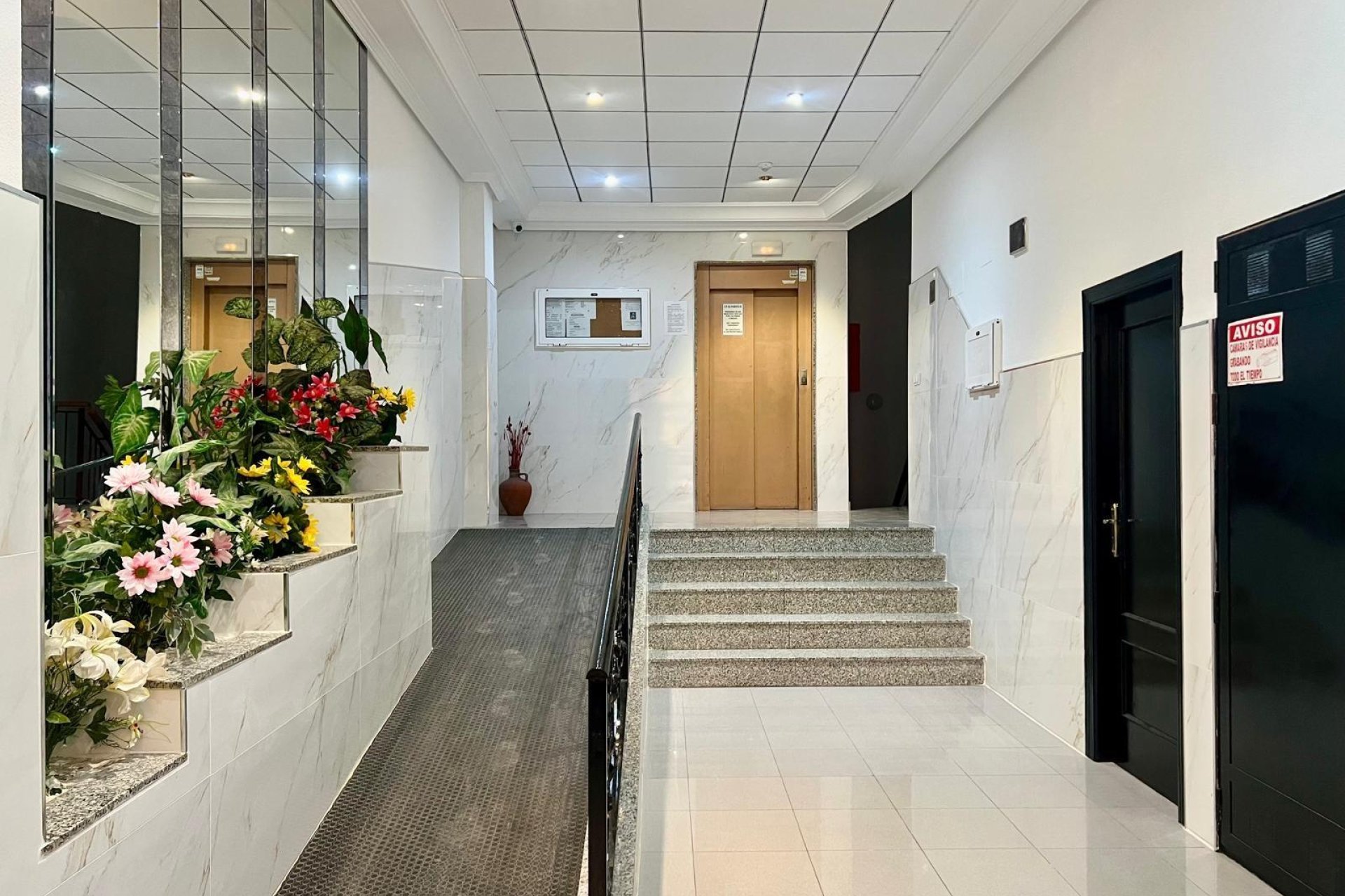 Wiederverkauf - Wohnung -
Torrevieja - PARQUE DE LAS NACIONES