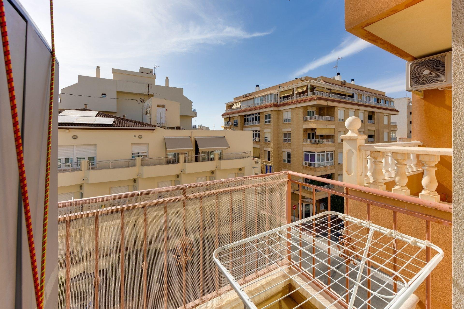 Wiederverkauf - Wohnung -
Torrevieja - PARQUE DE LAS NACIONES