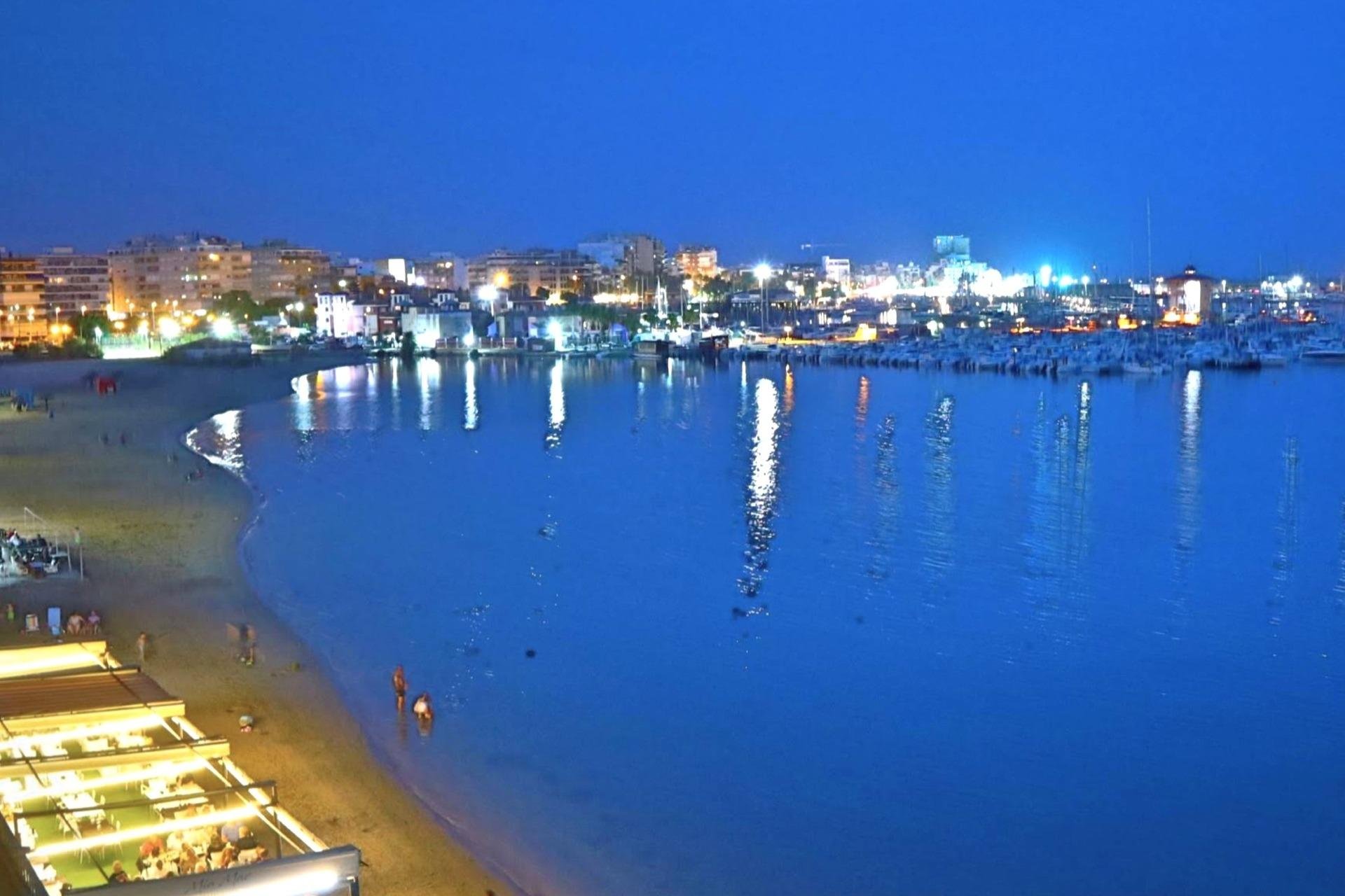 Wiederverkauf - Wohnung -
Torrevieja - PARQUE DE LAS NACIONES