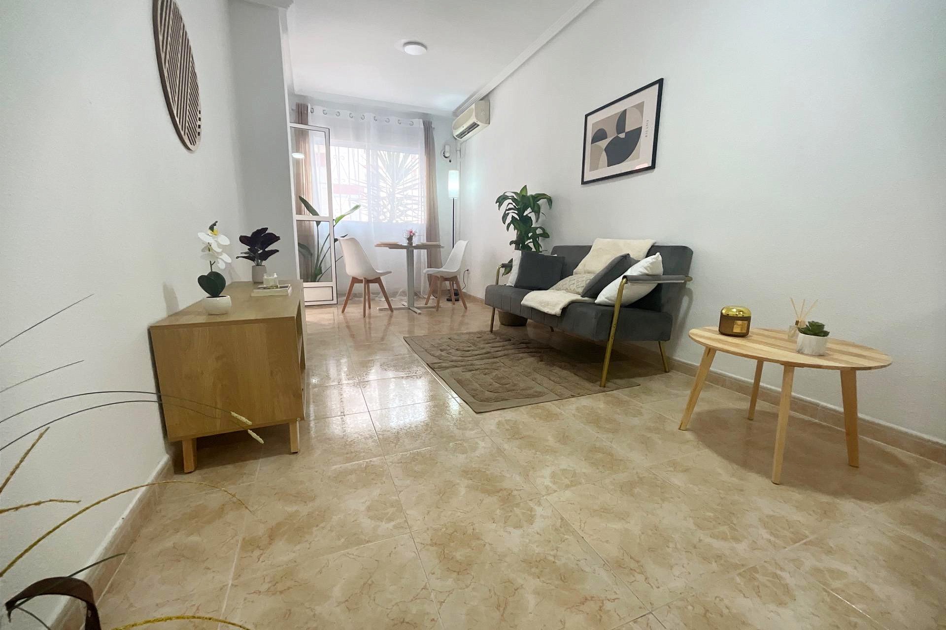 Wiederverkauf - Wohnung -
Torrevieja - PARQUE DE LAS NACIONES