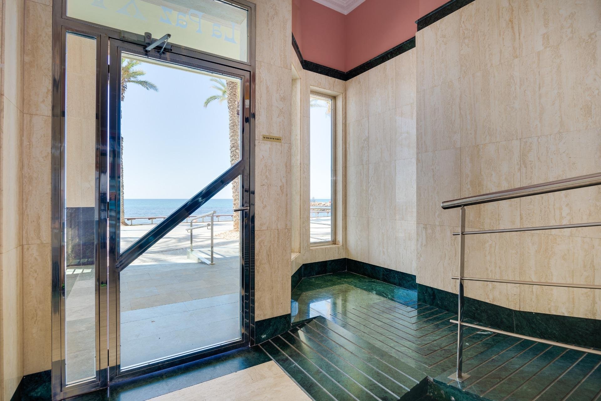 Wiederverkauf - Wohnung -
Torrevieja - Paseo Maritimo