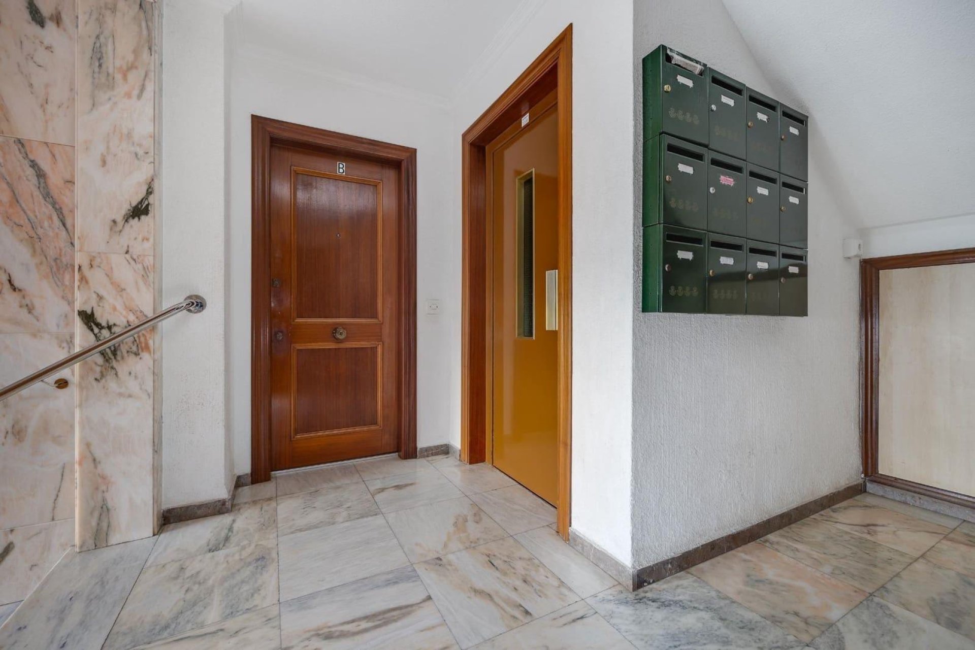 Wiederverkauf - Wohnung -
Torrevieja - Paseo Maritimo