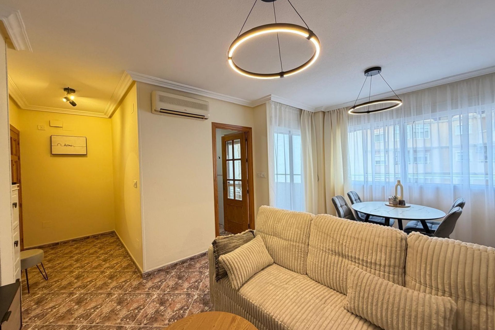 Wiederverkauf - Wohnung -
Torrevieja - Playa de los Locos