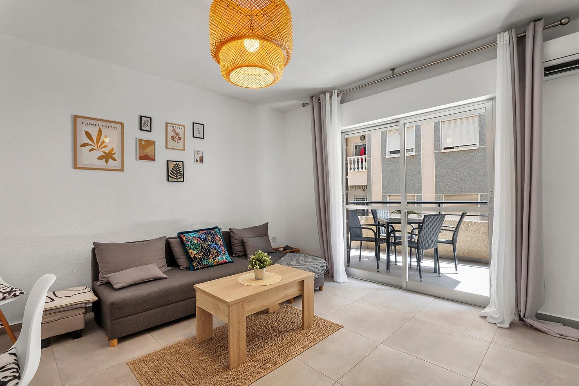 Wiederverkauf - Wohnung -
Torrevieja - Playa de los Locos