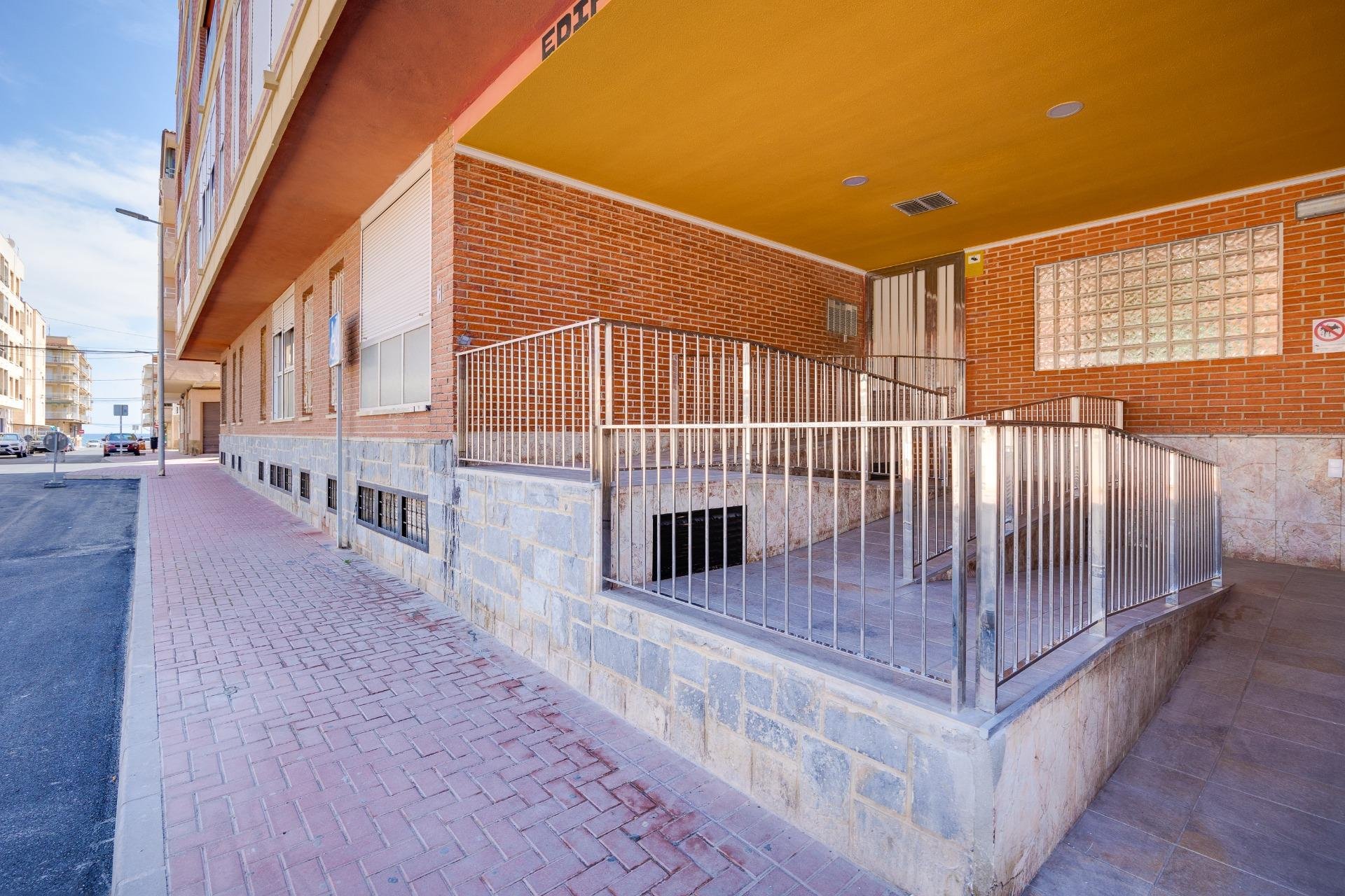 Wiederverkauf - Wohnung -
Torrevieja - Playa De Los Naufragos