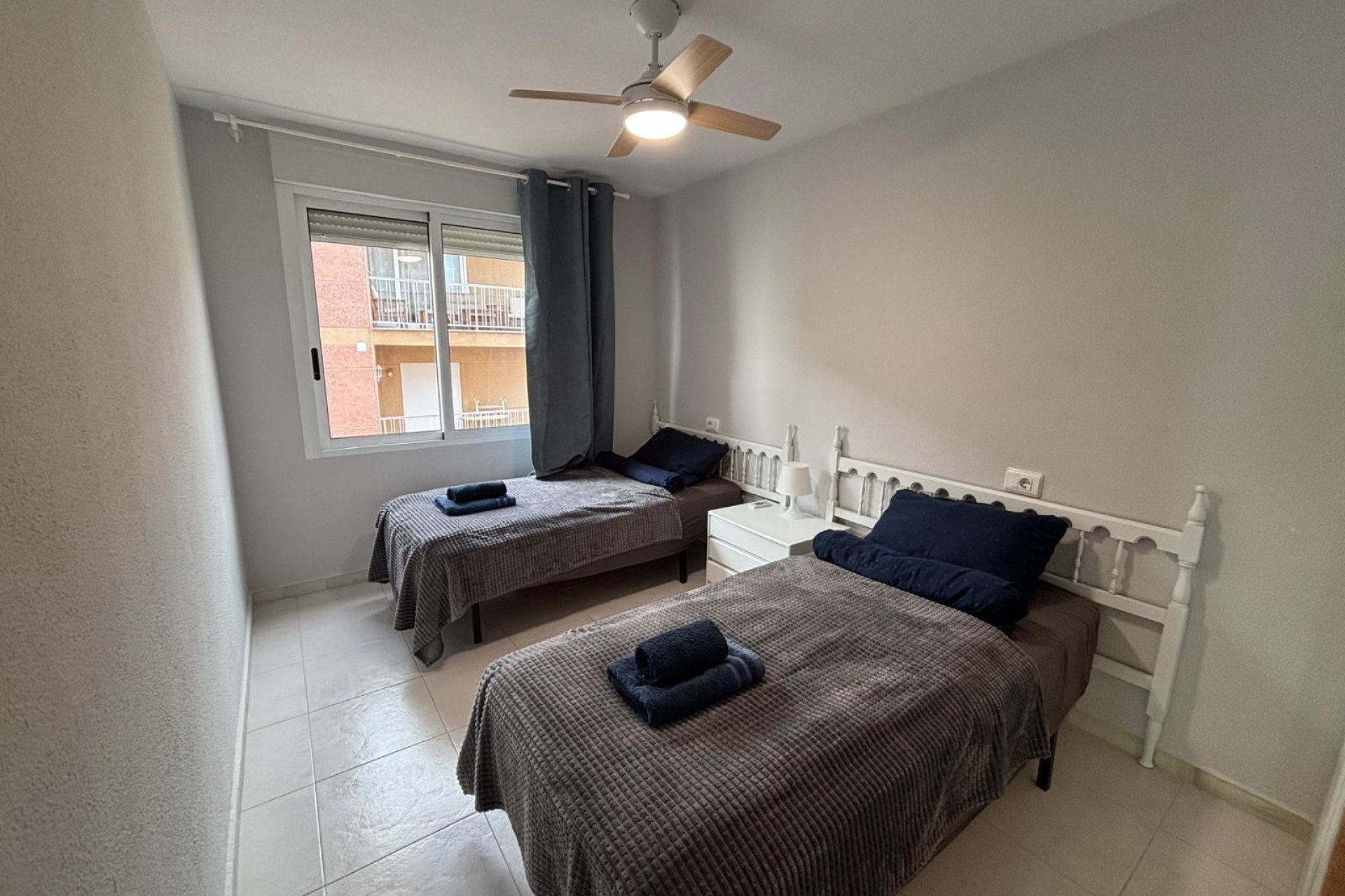 Wiederverkauf - Wohnung -
Torrevieja - Playa De Los Naufragos