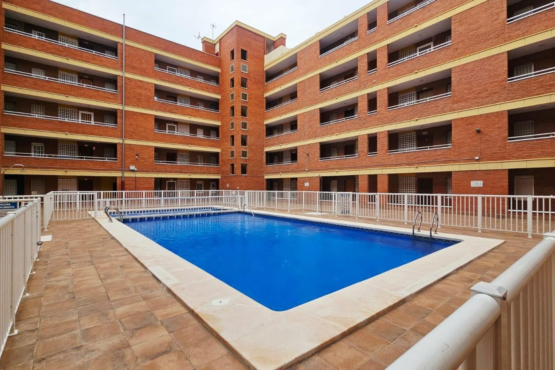 Wiederverkauf - Wohnung -
Torrevieja - Playa De Los Naufragos