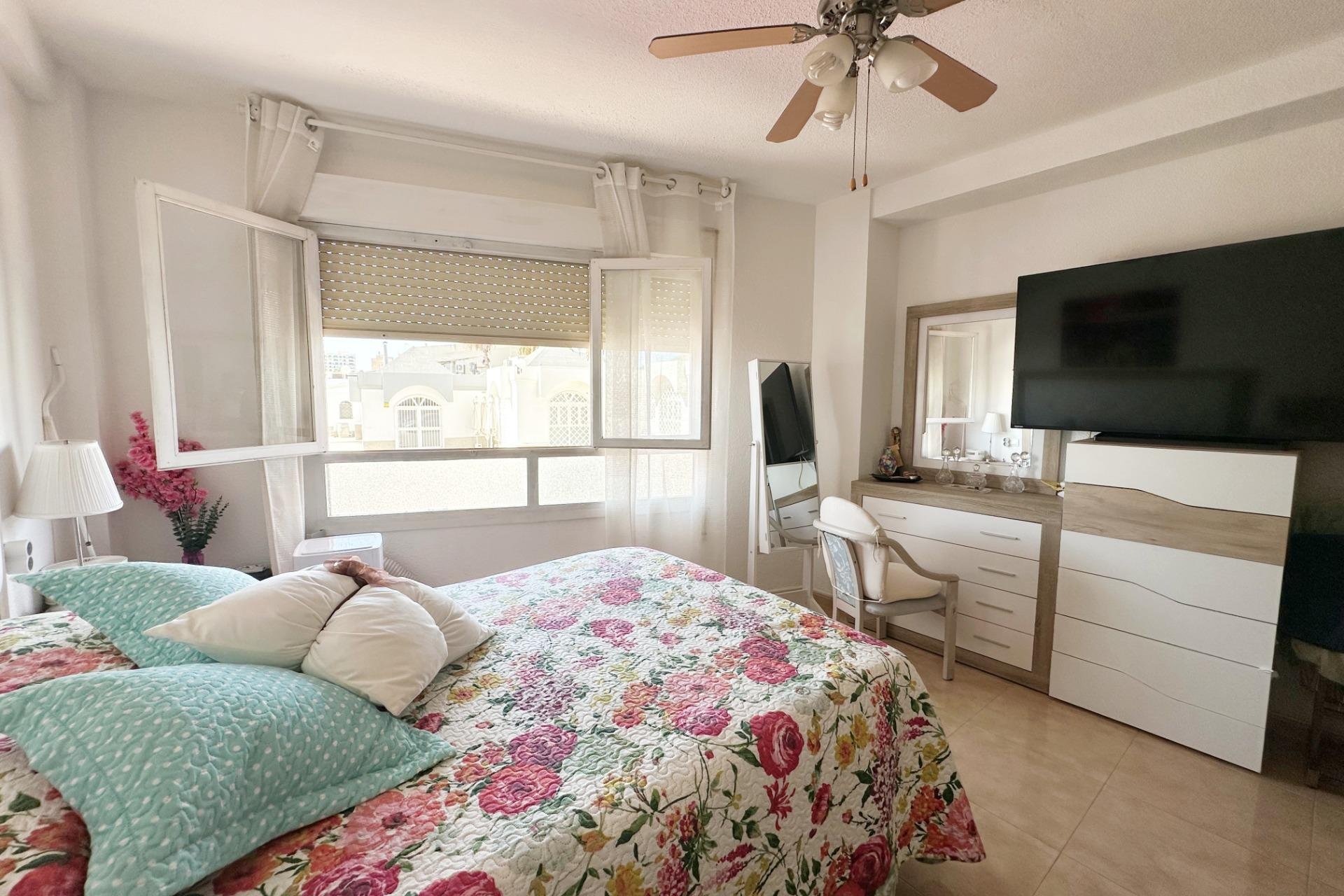 Wiederverkauf - Wohnung -
Torrevieja - Playa De Los Naufragos