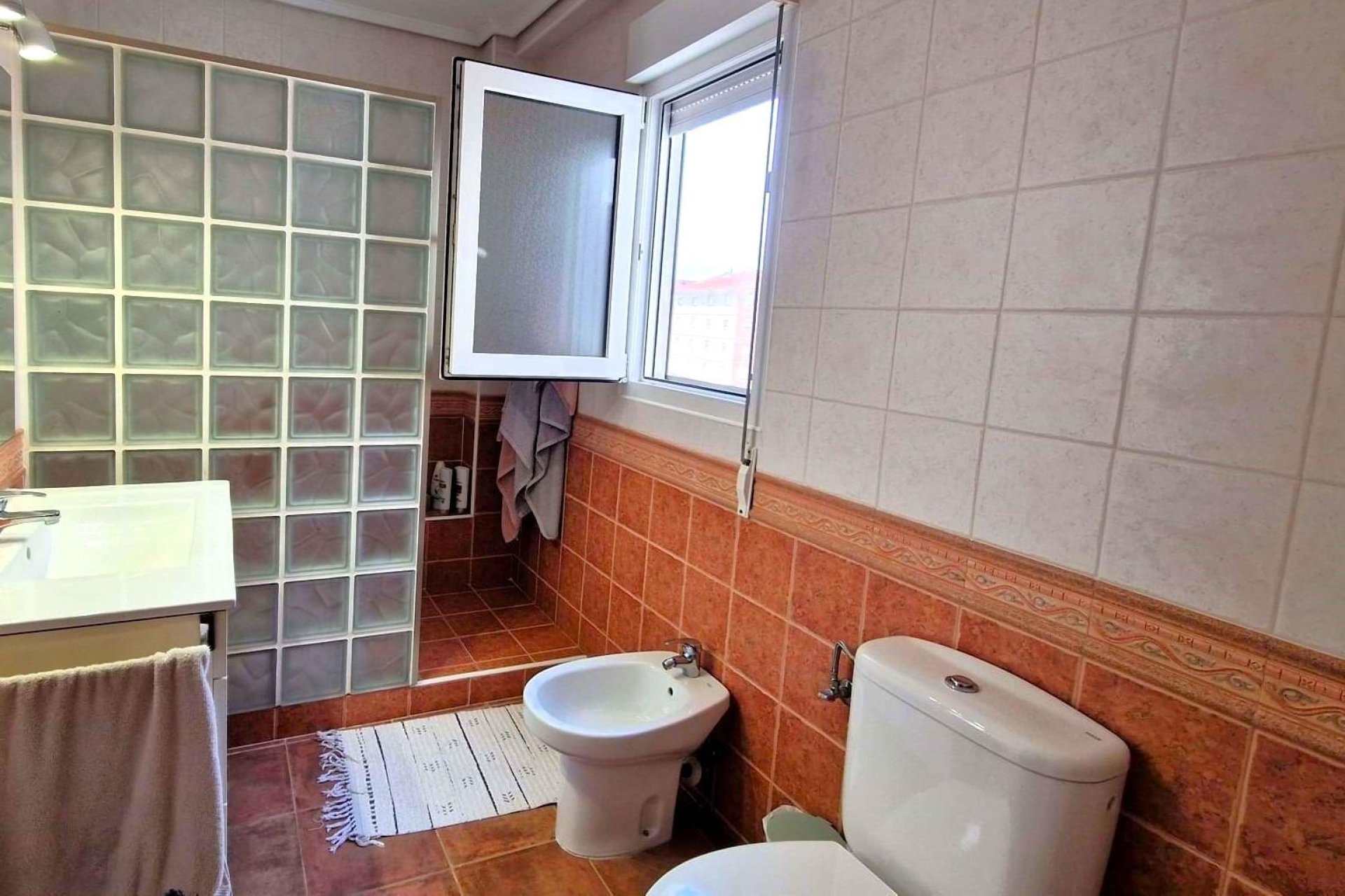 Wiederverkauf - Wohnung -
Torrevieja - Playa del Cura