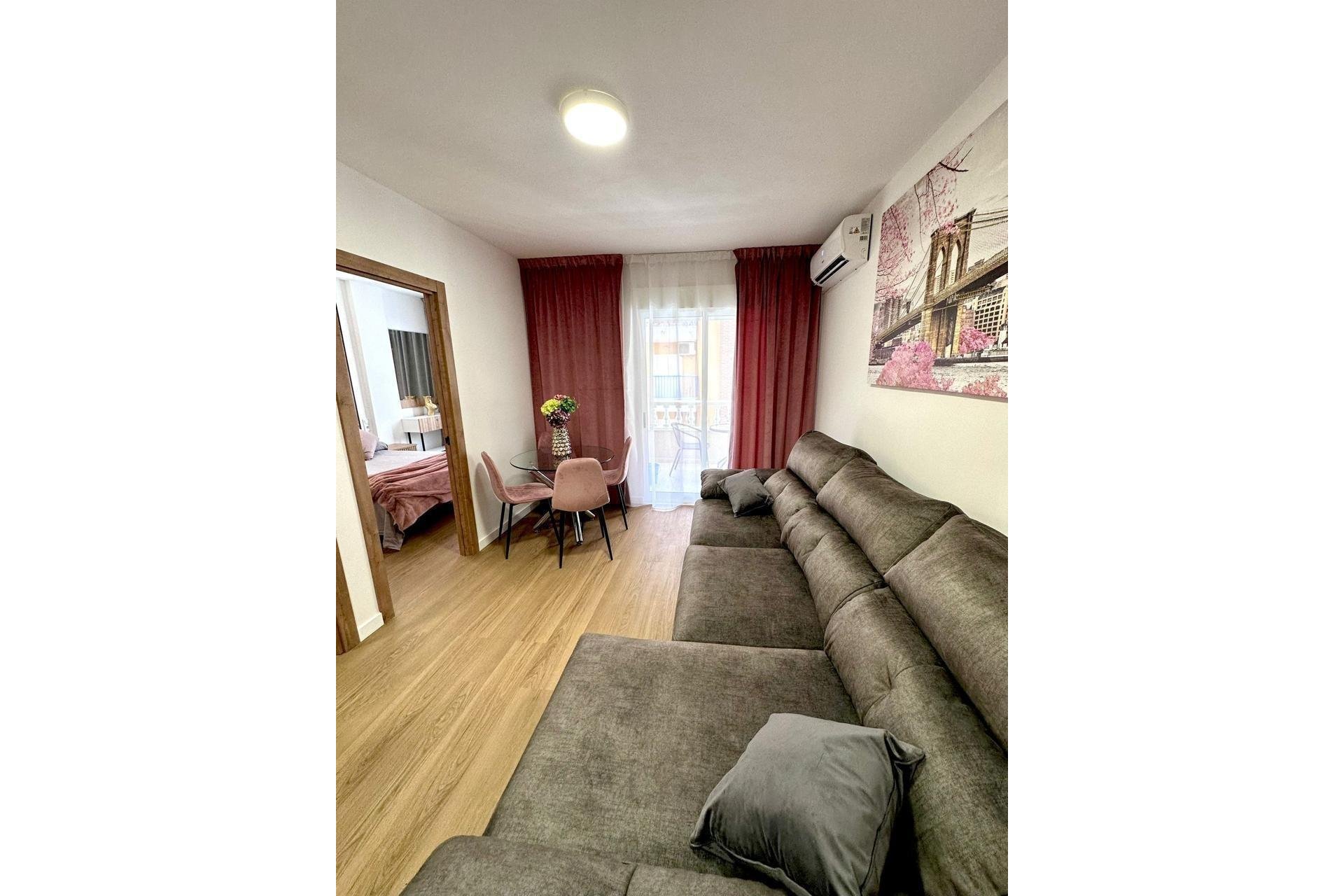 Wiederverkauf - Wohnung -
Torrevieja - Playa del Cura