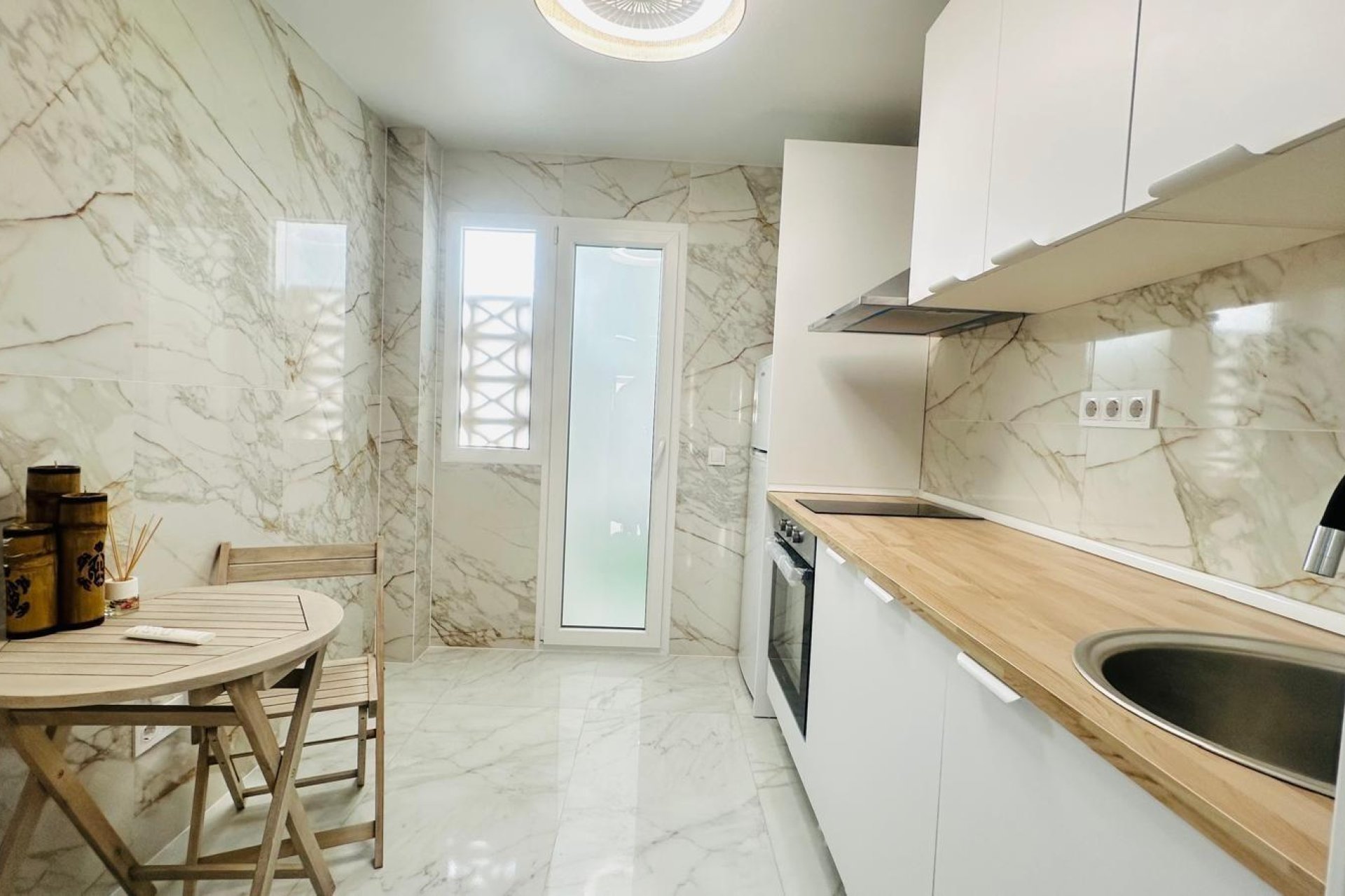 Wiederverkauf - Wohnung -
Torrevieja - Playa del Cura