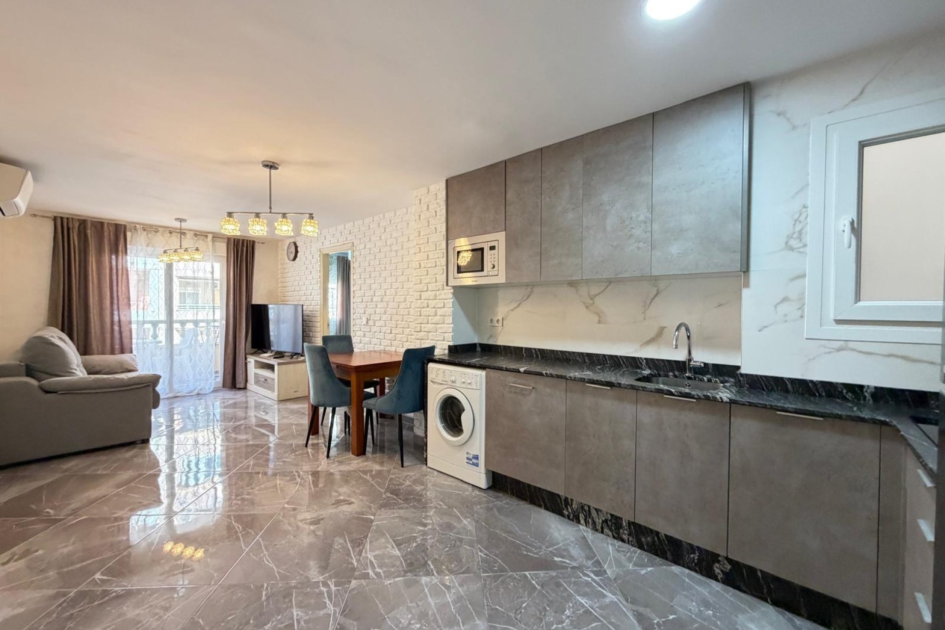 Wiederverkauf - Wohnung -
Torrevieja - Playa del Cura