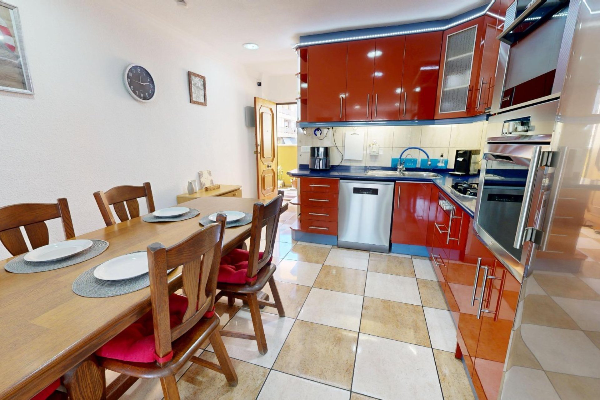 Wiederverkauf - Wohnung -
Torrevieja - Puerto Deportivo Marina Salinas