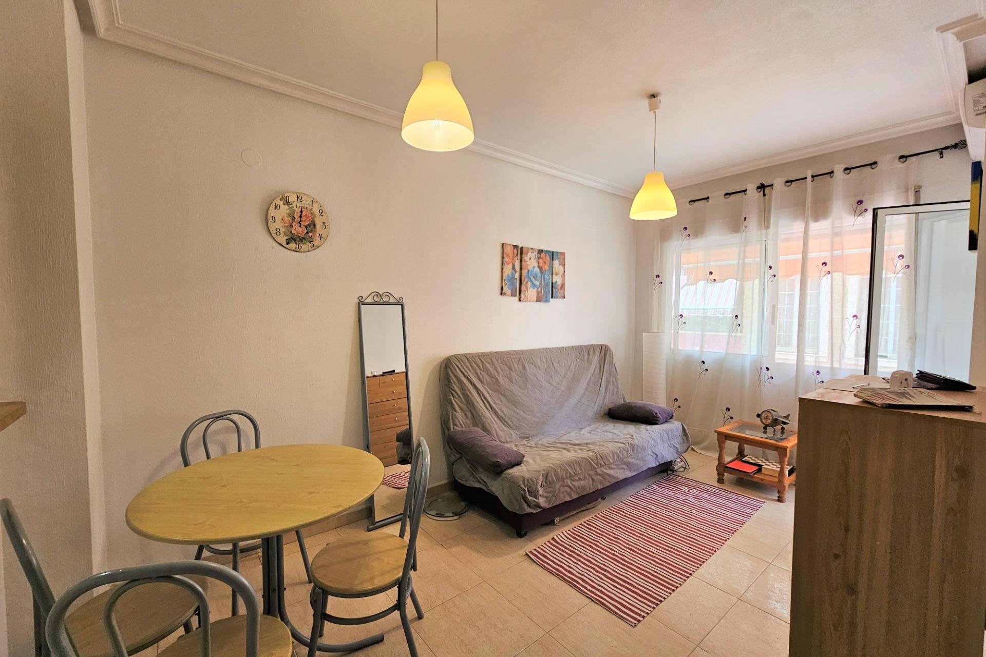 Wiederverkauf - Wohnung -
Torrevieja