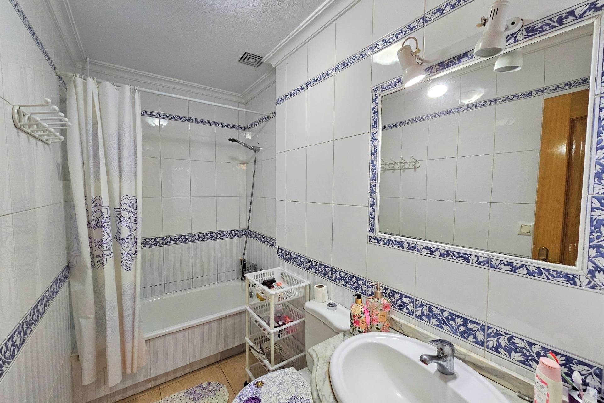 Wiederverkauf - Wohnung -
Torrevieja