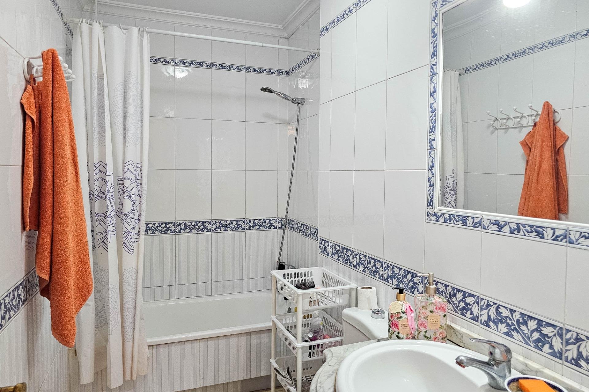 Wiederverkauf - Wohnung -
Torrevieja