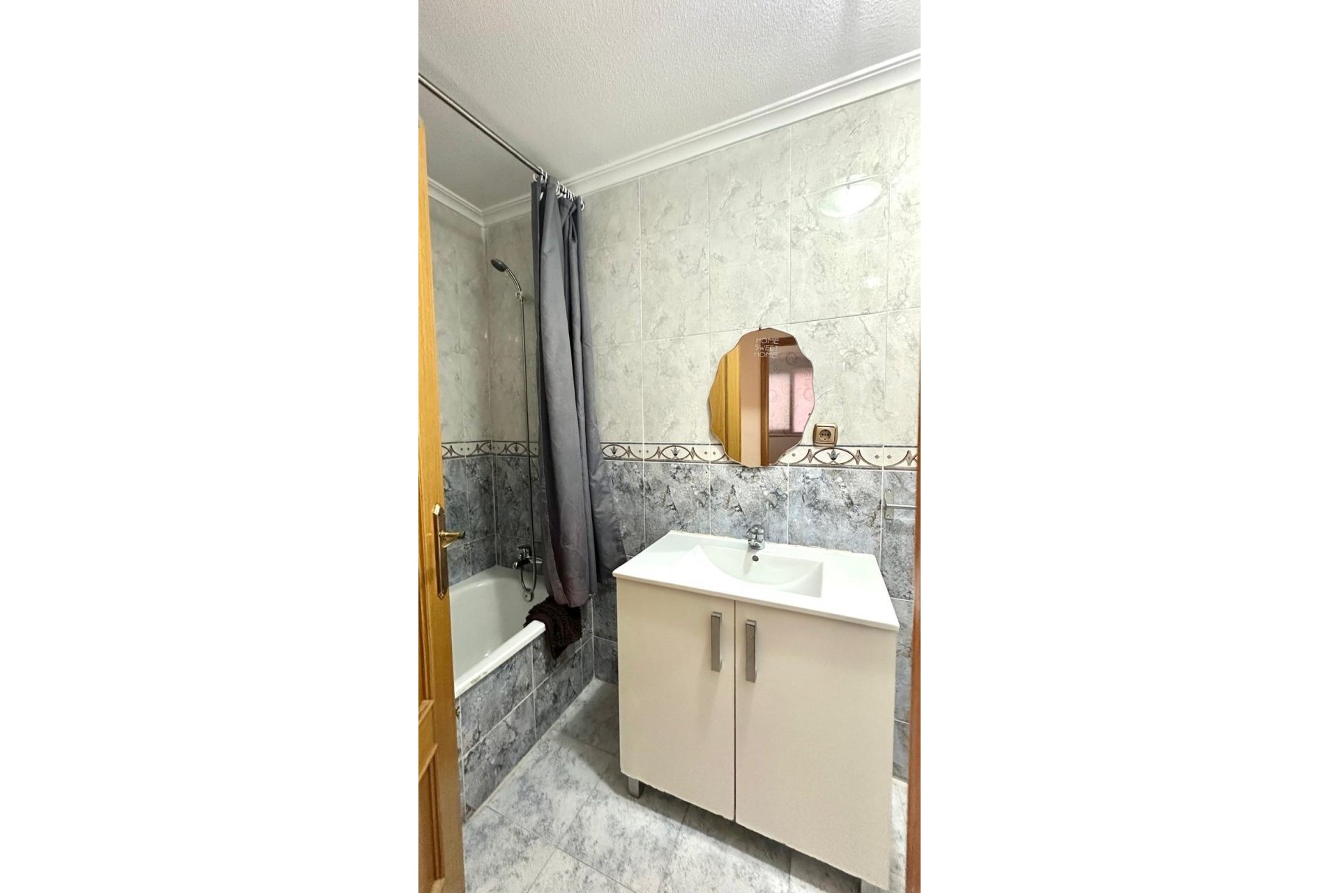 Wiederverkauf - Wohnung -
Torrevieja
