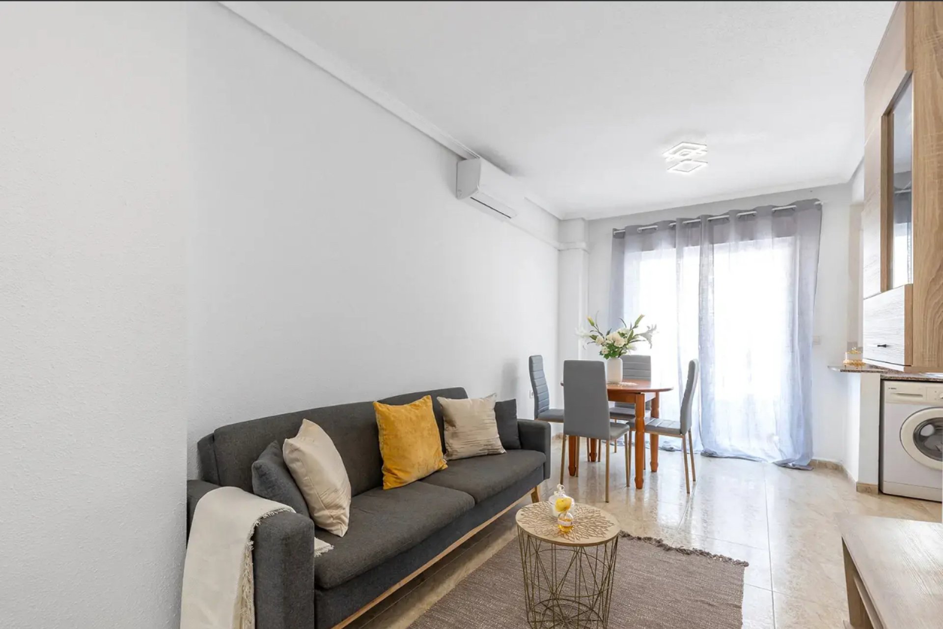 Wiederverkauf - Wohnung -
Torrevieja