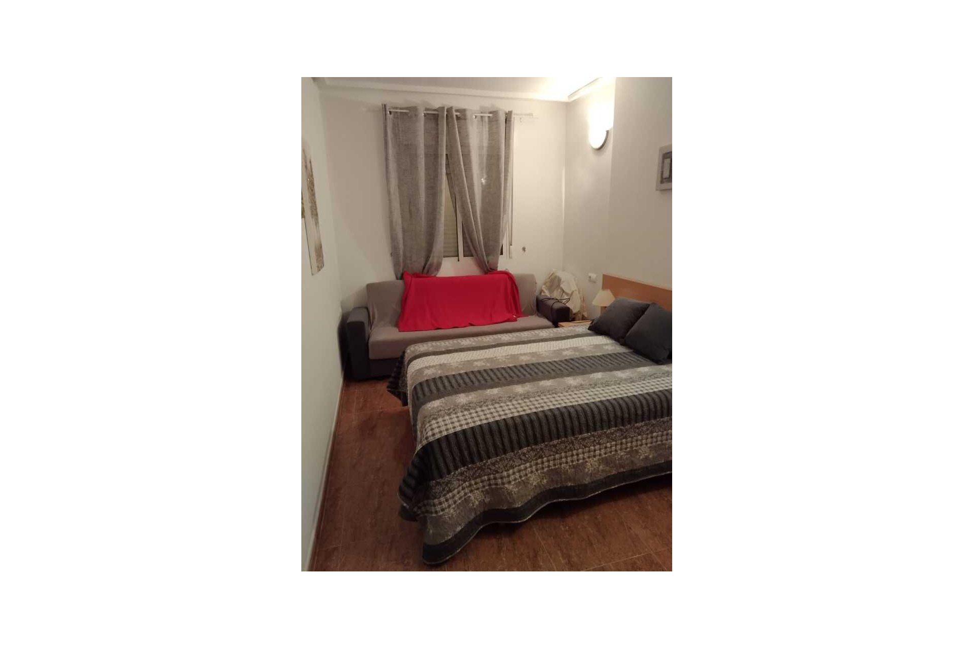 Wiederverkauf - Wohnung -
Torrevieja