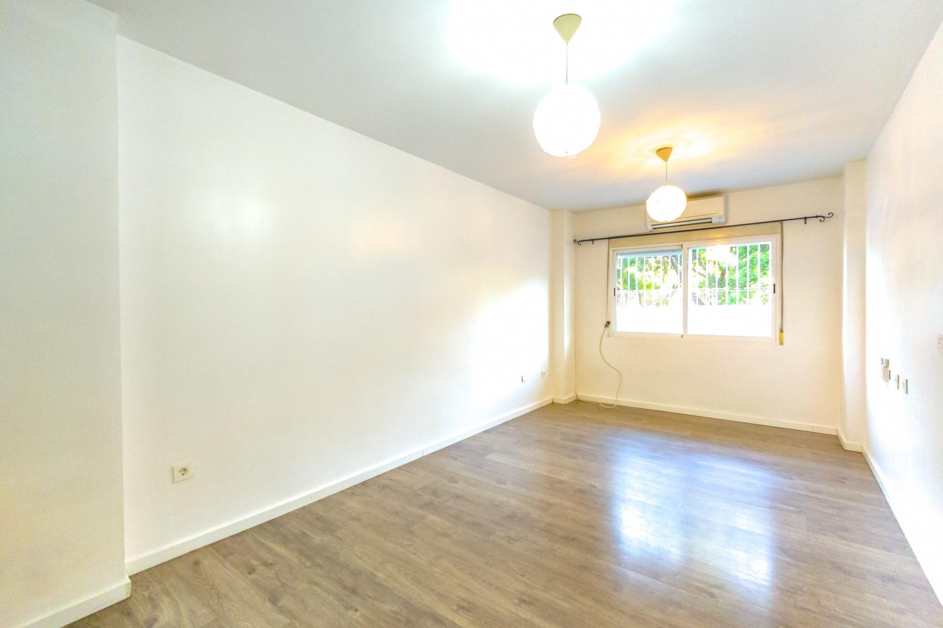 Wiederverkauf - Wohnung -
Torrevieja