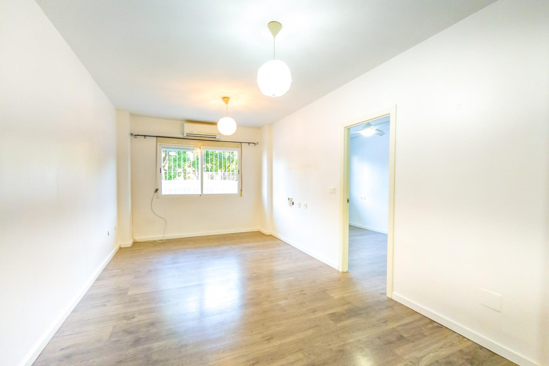 Wiederverkauf - Wohnung -
Torrevieja