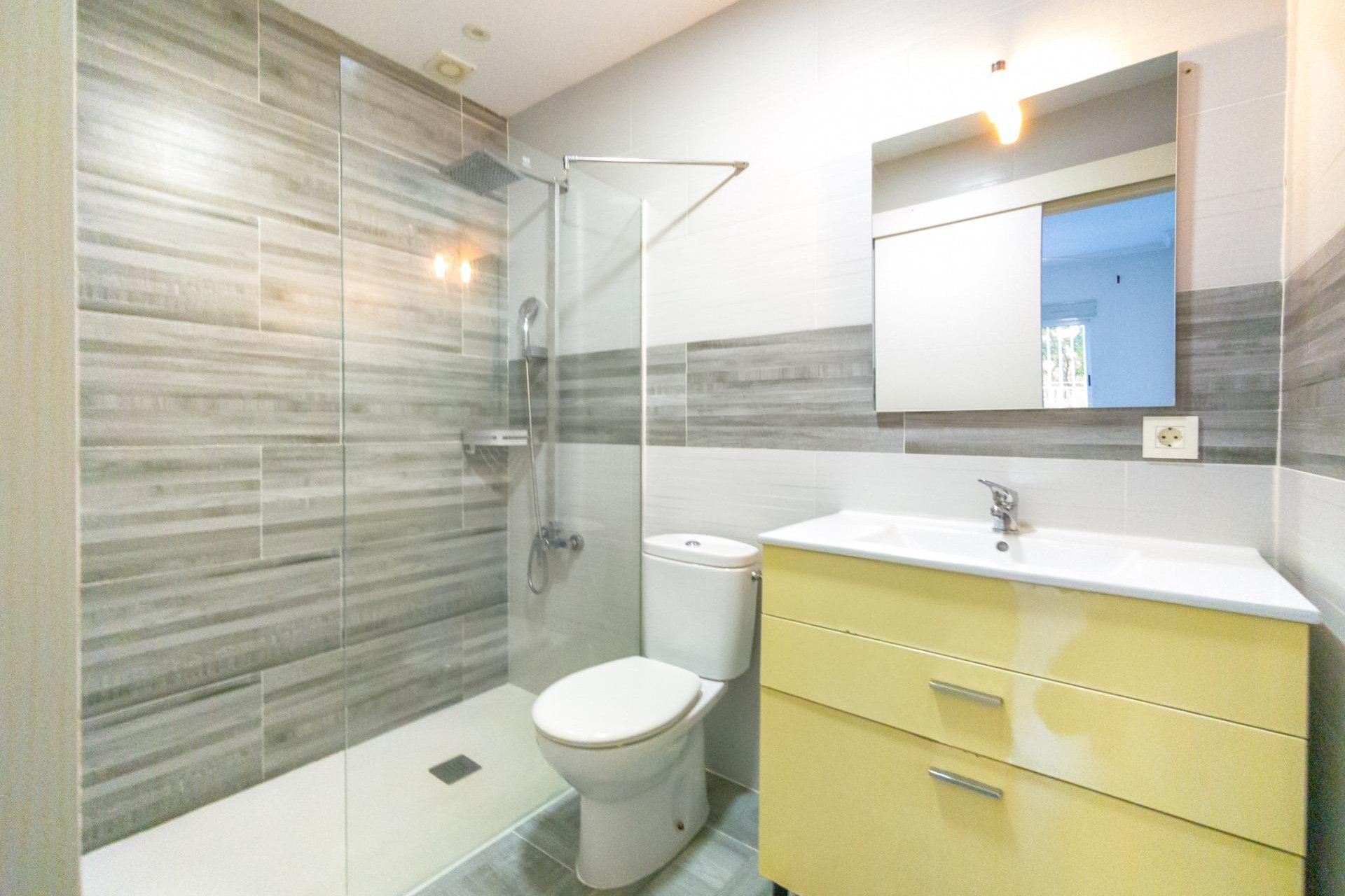 Wiederverkauf - Wohnung -
Torrevieja