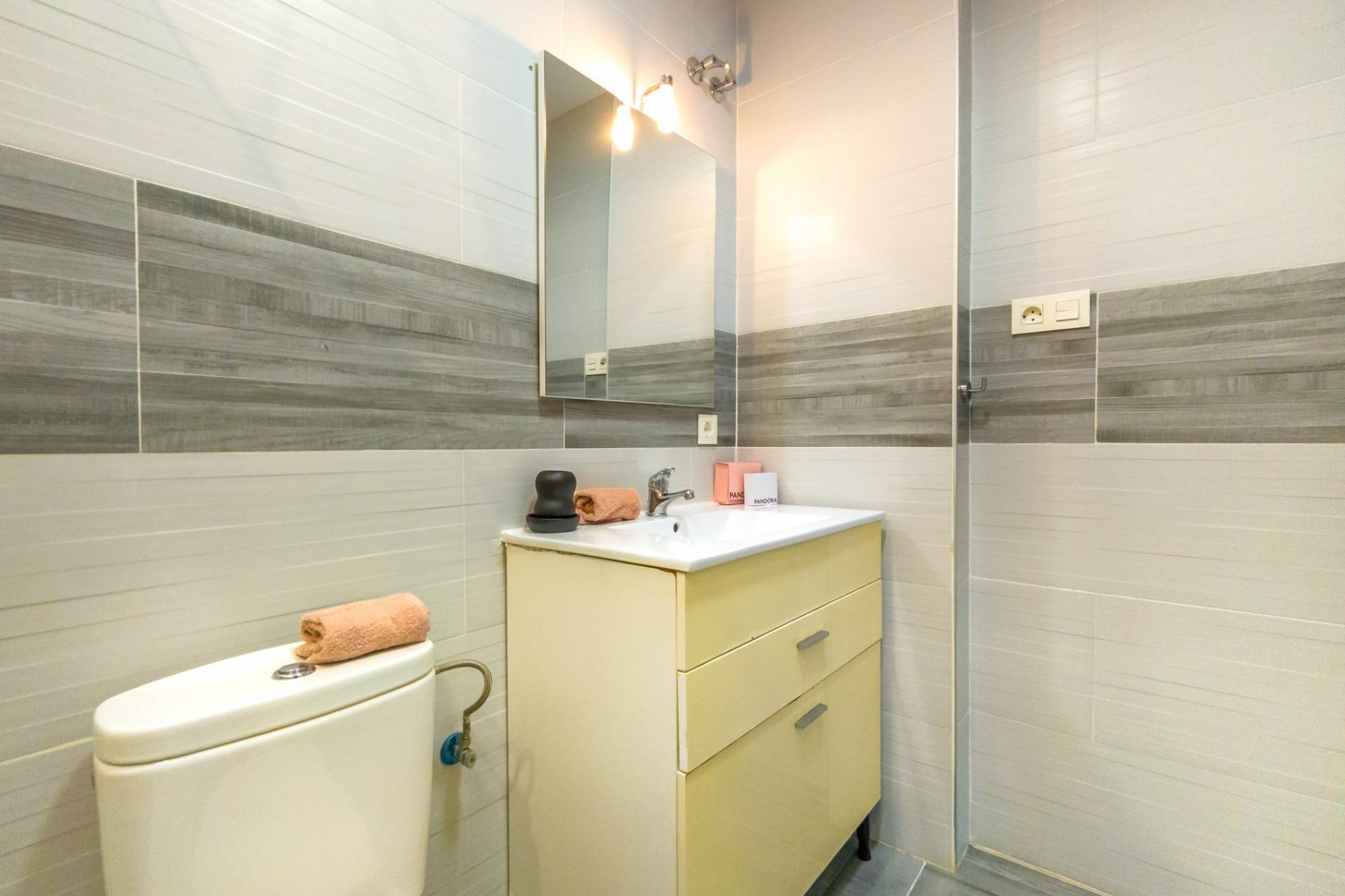 Wiederverkauf - Wohnung -
Torrevieja