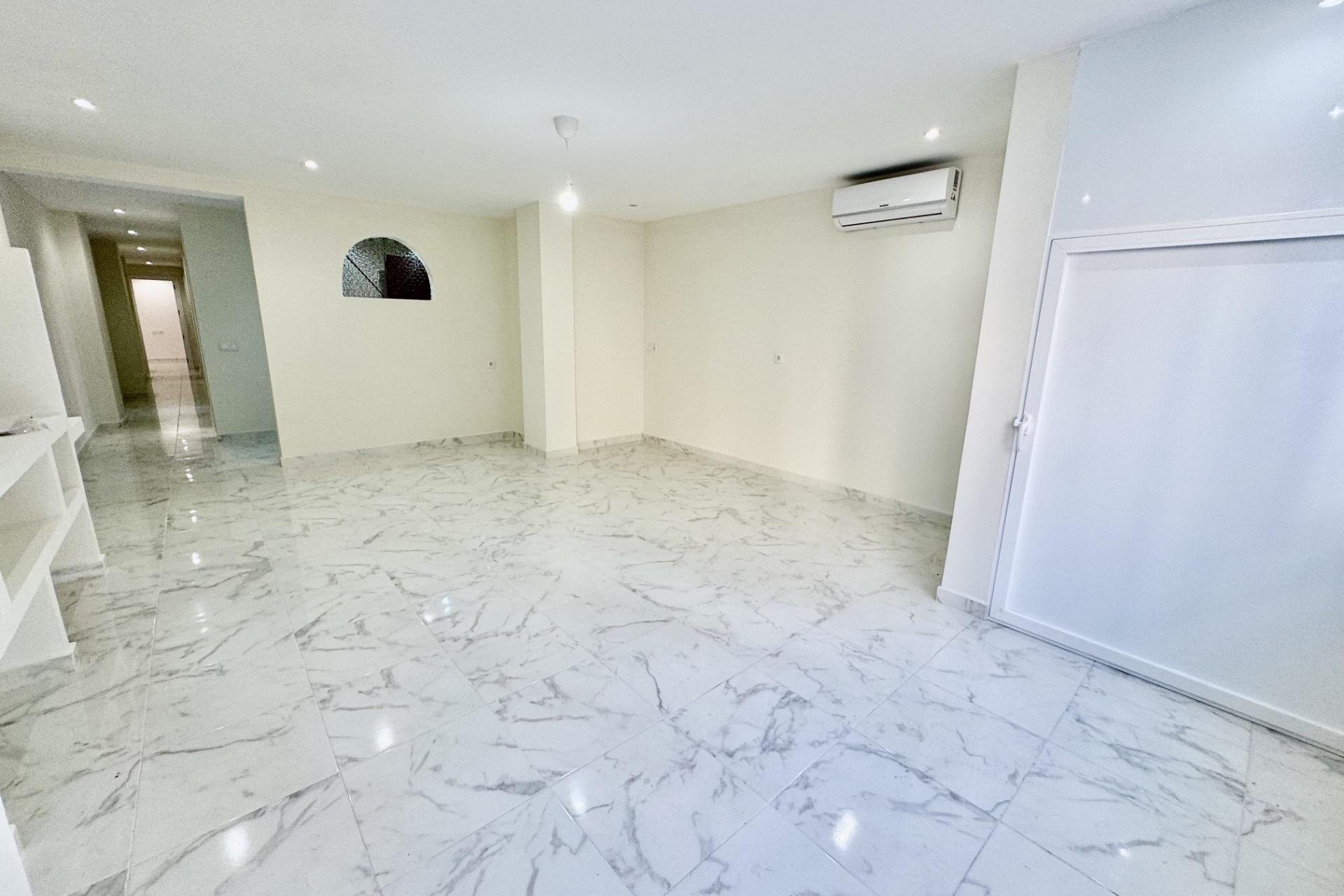 Wiederverkauf - Wohnung -
Torrevieja