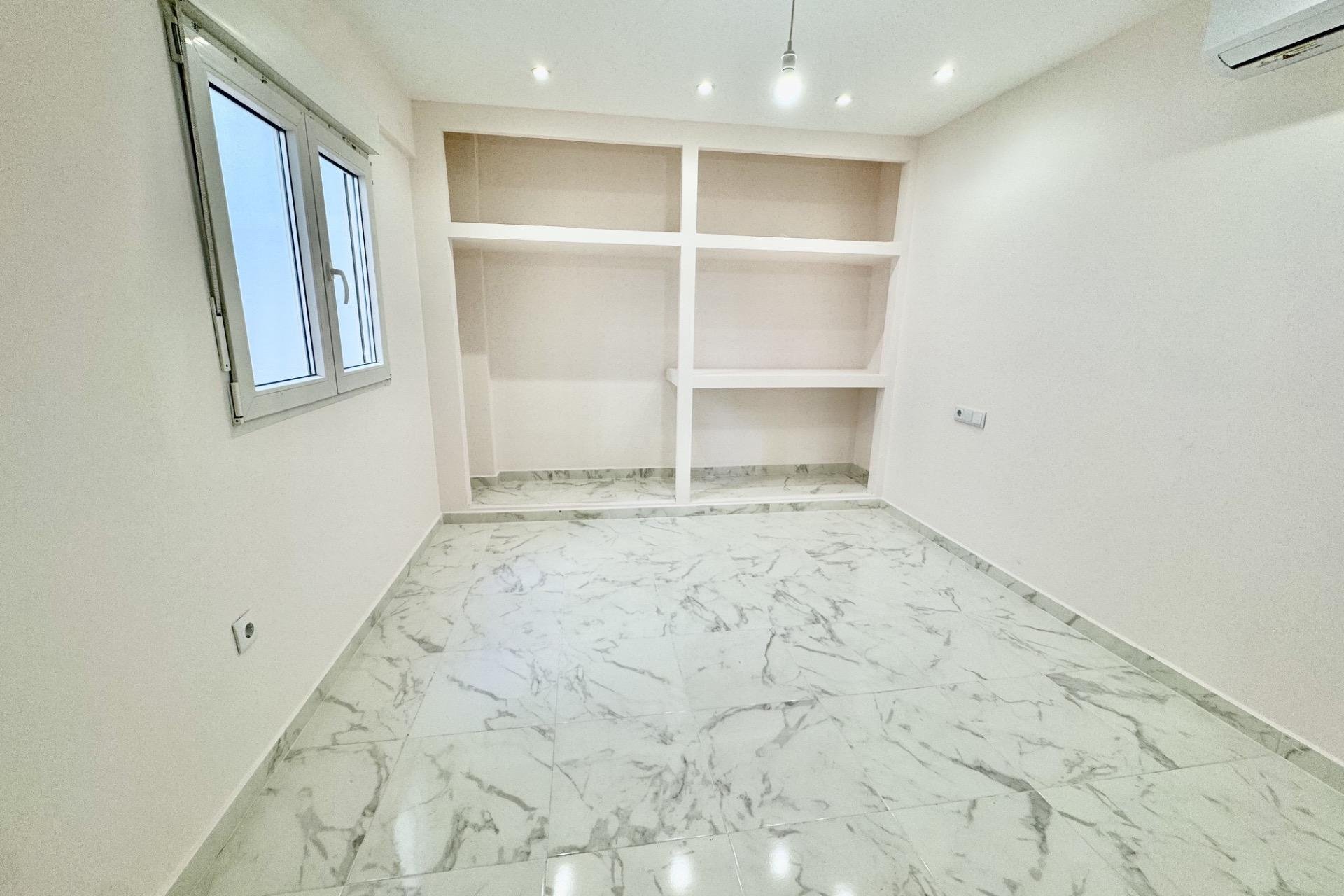 Wiederverkauf - Wohnung -
Torrevieja