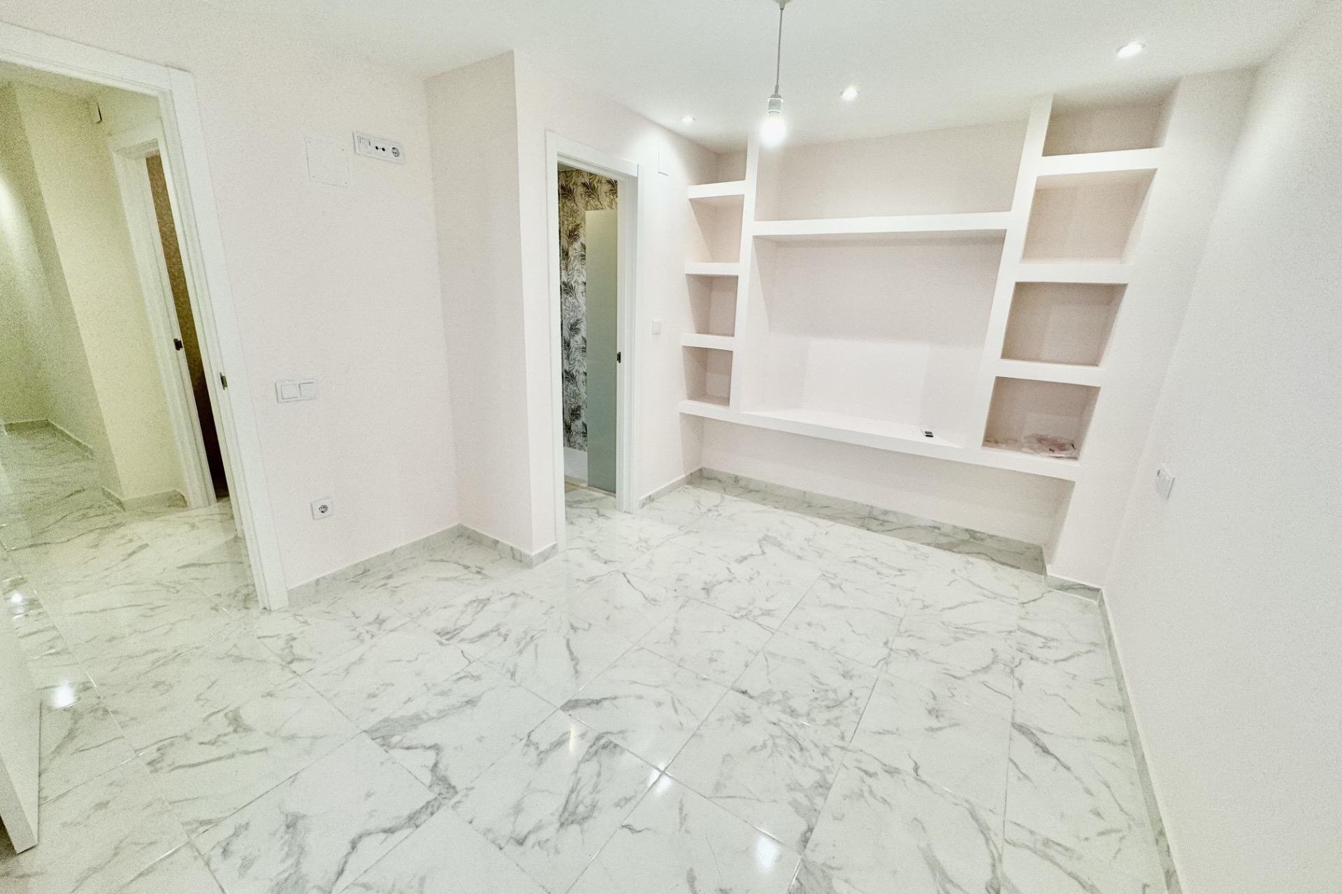 Wiederverkauf - Wohnung -
Torrevieja