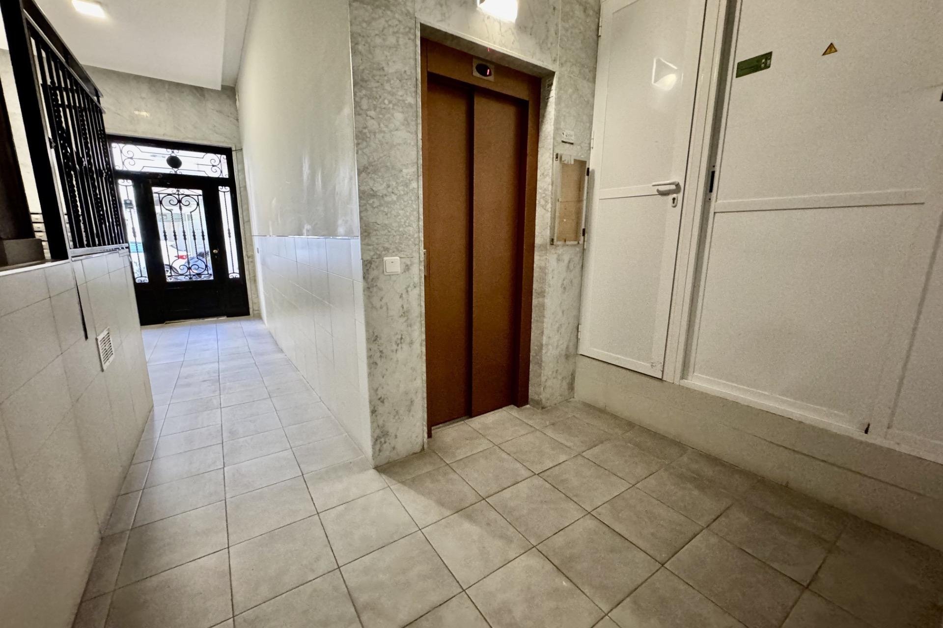 Wiederverkauf - Wohnung -
Torrevieja