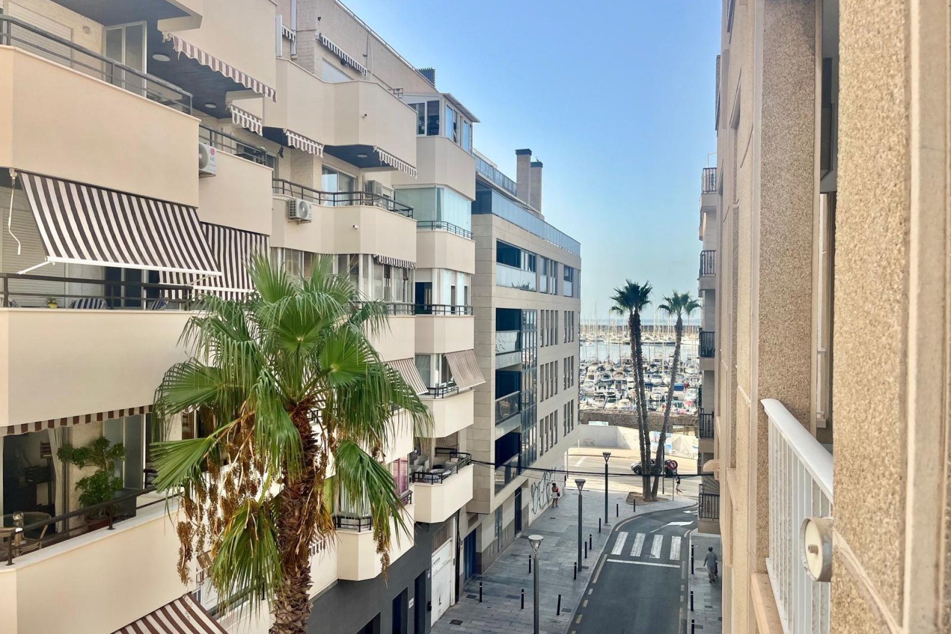 Wiederverkauf - Wohnung -
Torrevieja