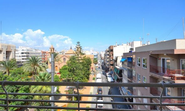 Wohnung - Wiederverkauf - Torrevieja - Centro