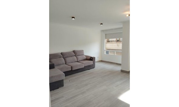 Wohnung - Wiederverkauf - Torrevieja - Centro