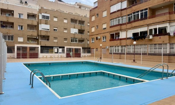 Wohnung - Wiederverkauf - Torrevieja - Centro