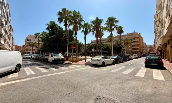 Wohnung - Wiederverkauf - Torrevieja - Playa del Cura