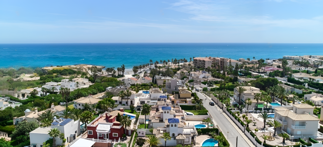  ¿Buscas una propiedad en venta en Orihuela Costa? Te mostramos sus mejores zonas 