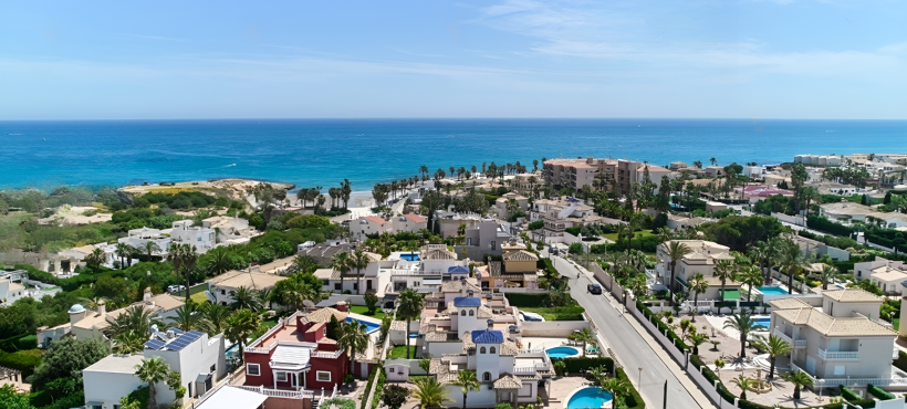  ¿Buscas una propiedad en venta en Orihuela Costa? Te mostramos sus mejores zonas 