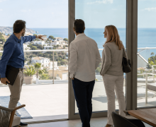 Couple hongrois à la recherche de biens immobiliers à vendre à Alicante