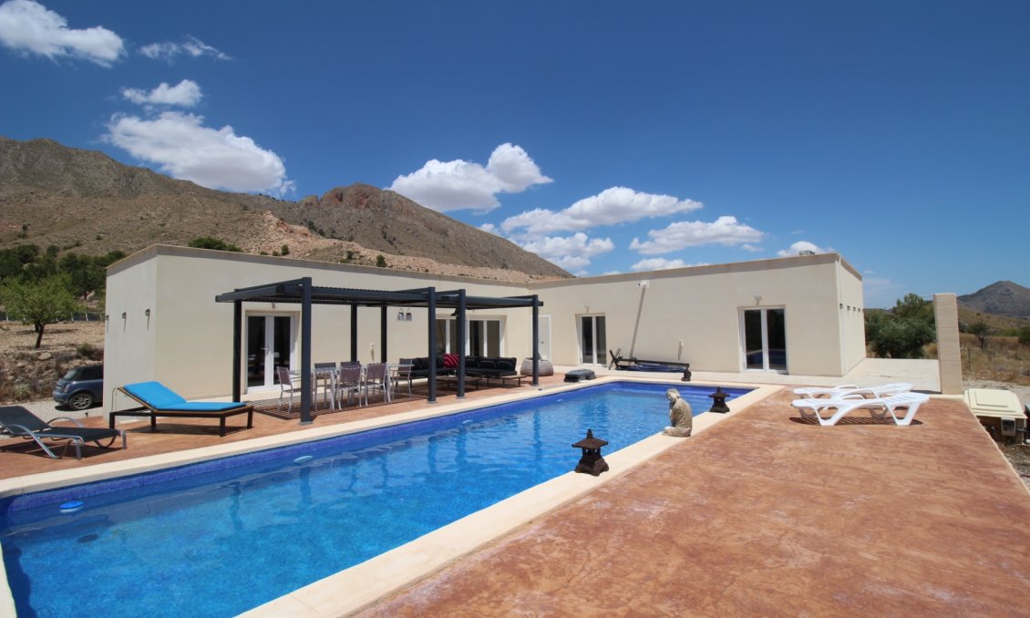 Segunda mano - Villa -
Macisvenda - Inland