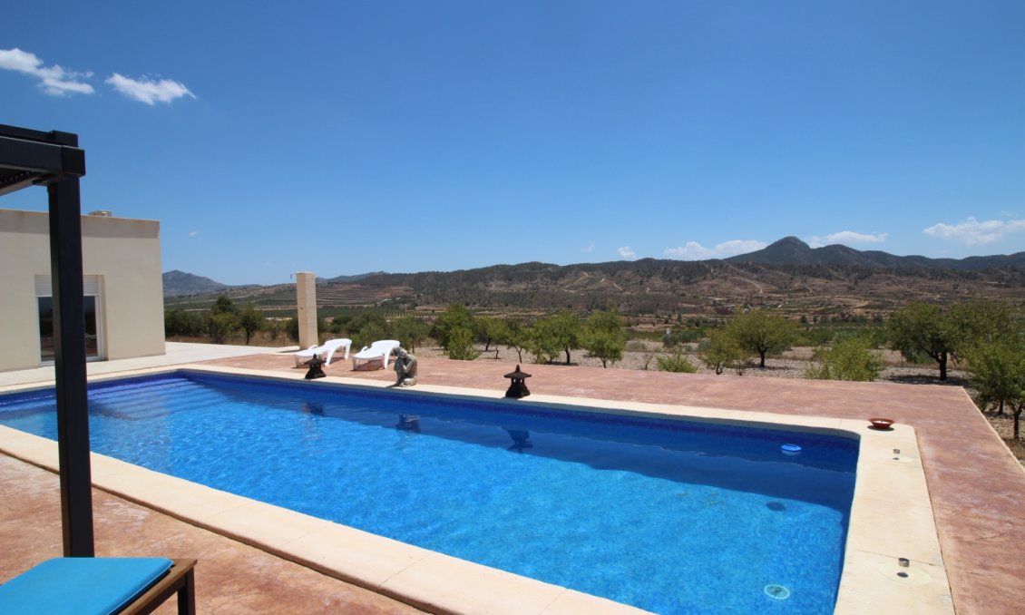Segunda mano - Villa -
Macisvenda - Inland