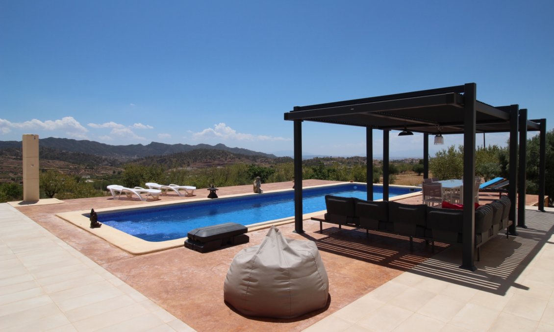 Segunda mano - Villa -
Macisvenda - Inland