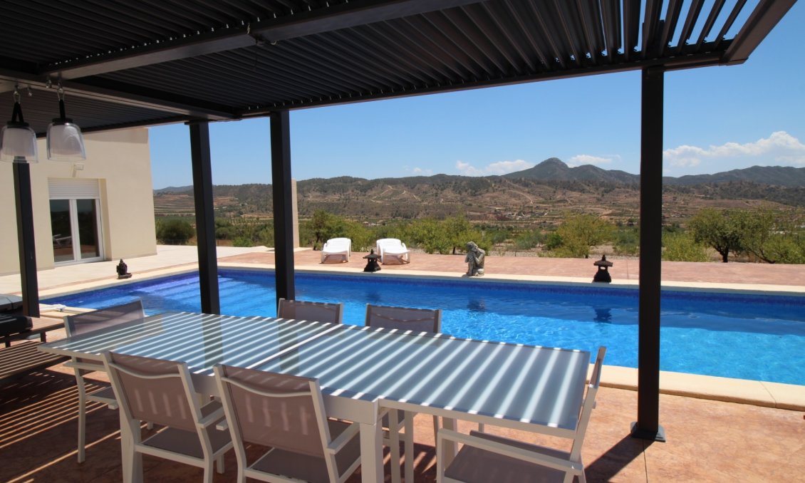 Segunda mano - Villa -
Macisvenda - Inland