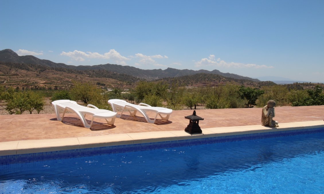 Segunda mano - Villa -
Macisvenda - Inland