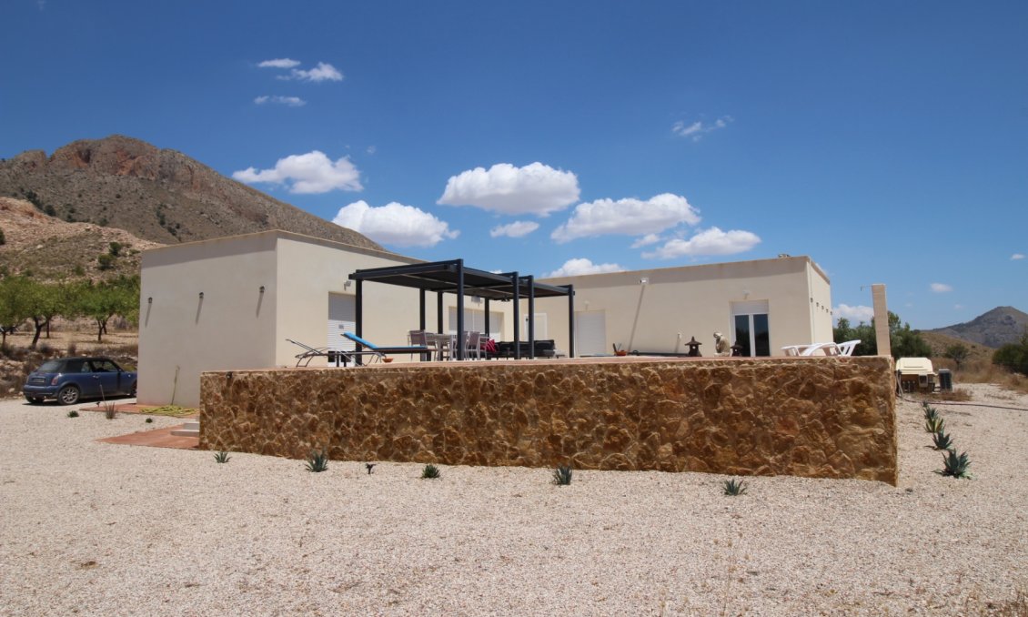 Segunda mano - Villa -
Macisvenda - Inland