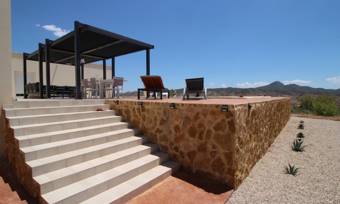 Segunda mano - Villa -
Macisvenda - Inland